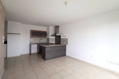 A vendre appartement 3 pièces de 54 m² avec terrasse et place de parking proche Bois Lemaitre 13012 Marseille