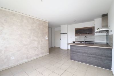 A vendre appartement 3 pièces de 54 m² avec terrasse et place de parking proche Bois Lemaitre 13012 Marseille