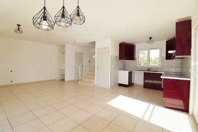 A vendre charmante maison type 4 avec terrasse 13380 Plan de cuques