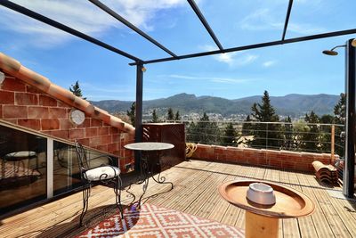 A la vente proche du village de la Valentine, un loft, un produit coup de coeur pour ce bien atypique pouvant faire office de bureaux 13011 Marseille