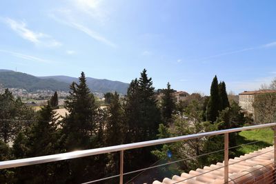 A la vente proche du village de la Valentine, un loft, un produit coup de coeur pour ce bien atypique pouvant faire office de bureaux 13011 Marseille