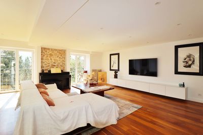 A la vente proche du village de la Valentine, un loft, un produit coup de coeur pour ce bien atypique pouvant faire office de bureaux 13011 Marseille