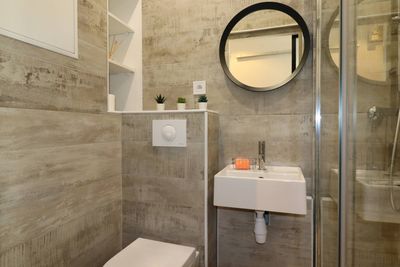 A vendre quartier de Lodi, proche des commerces et des transports, dans bel immeuble bien entretenu avec partie commune rénovée, en 4ème étage sans ascenseur, appartement 2 / 3 pièces de 34.88 m².