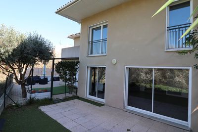 A vendre maison de 4 chambres  en R+1 avec jardin et garage proche du village des caillols 13012 Marseille