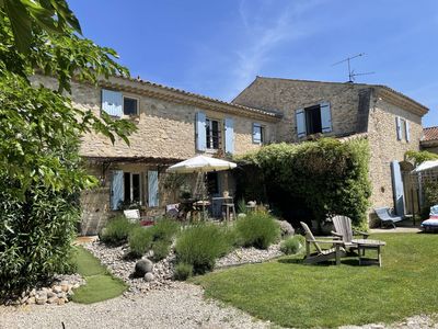 A vendre bastide en pierre d'environ 155 m² avec 4 chambres sur une parcelle de 884 m² 84820 VISAN