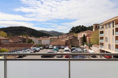 A la vente appartement 3 pièces avec terrasse vue dégagée et garage double 13390 Auriol