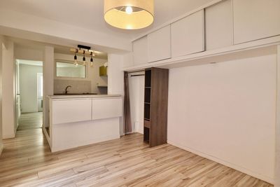 A vendre dans bel immeuble atypique dans le célèbre quartier du Panier appartement 2 pièces idéal pour un investissement locatif 13002 Marseille