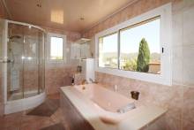 A vendre belle villa de 4 chambres proche du centre du village de plan de cuques (13380)