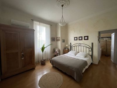 Rare à la vente, villa avec jardin, garages et piscine - Village de Bois Luzy 13012 Marseille