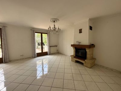 A acheter maison avec jardin et garage sur le village de Château Gombert 13013 Marseille