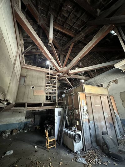 Immeuble de rapport avec local professionnel et  places de parking Capelette 13010 Marseille