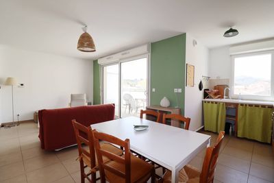 A la vente appartement 3 pièces avec terrasse vue dégagée et garage double 13390 Auriol