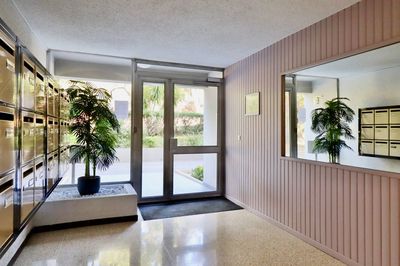 A vendre  appartement 2 pièces à rénover entièrement entre la Pomme et les Caillols 13011 Marseille