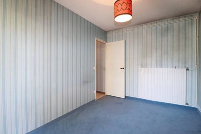 A vendre  appartement 2 pièces à rénover entièrement entre la Pomme et les Caillols 13011 Marseille