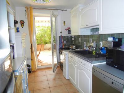 cuisine séparée A vendre logement occupé dans résidence de standing 3 pièces de 66 m2 avec terrasse de 73 m3 Bois Luzy 13012 Marseille