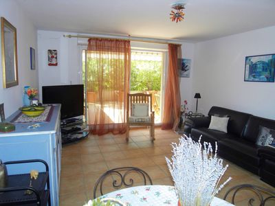 séjour A vendre logement occupé dans résidence de standing 3 pièces de 66 m2 avec terrasse de 73 m3 Bois Luzy 13012 Marseille