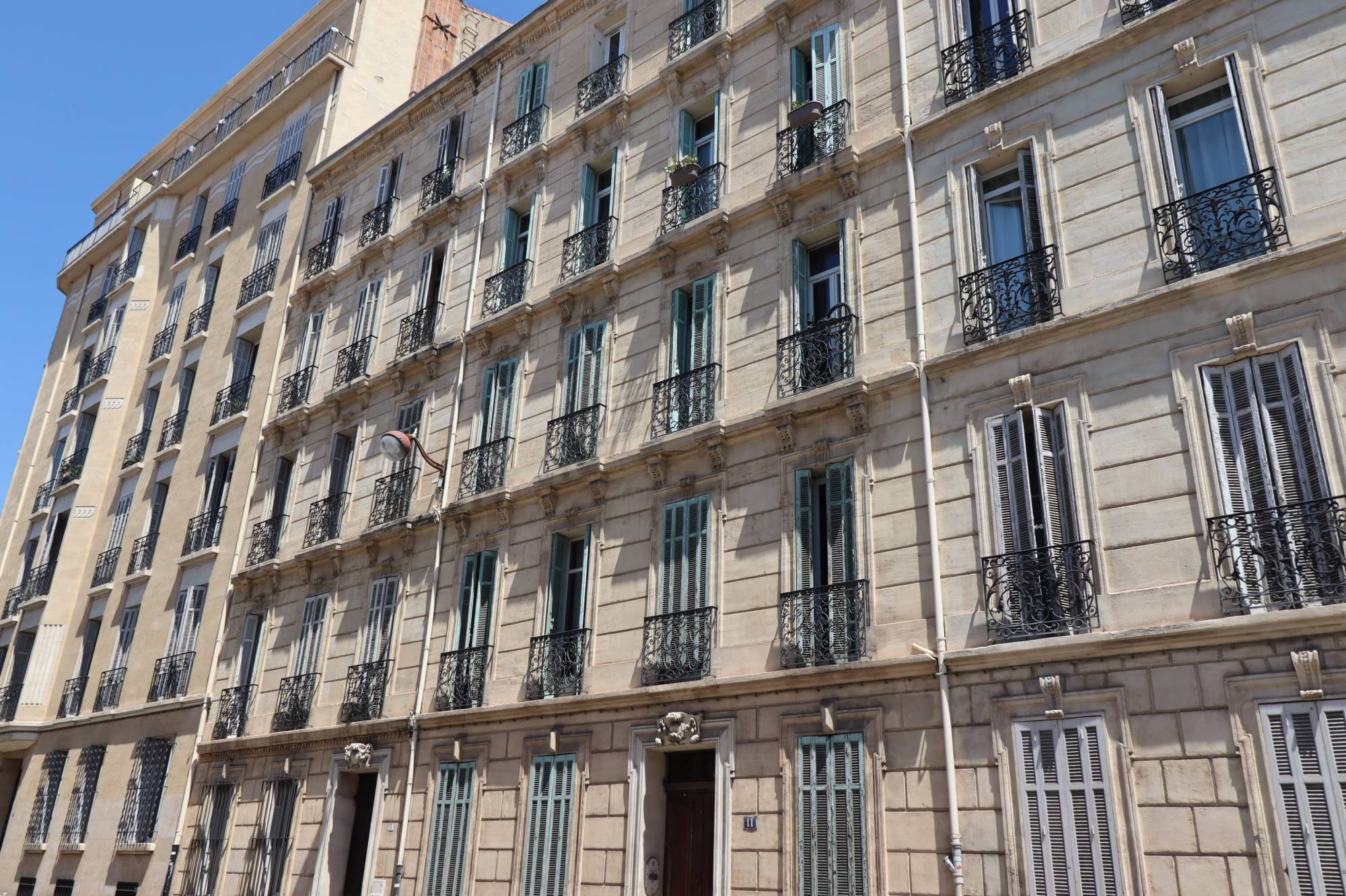 immeuble A vendre appartement 2 pièces 38 m² Place Sébastopole 13005 Marseille