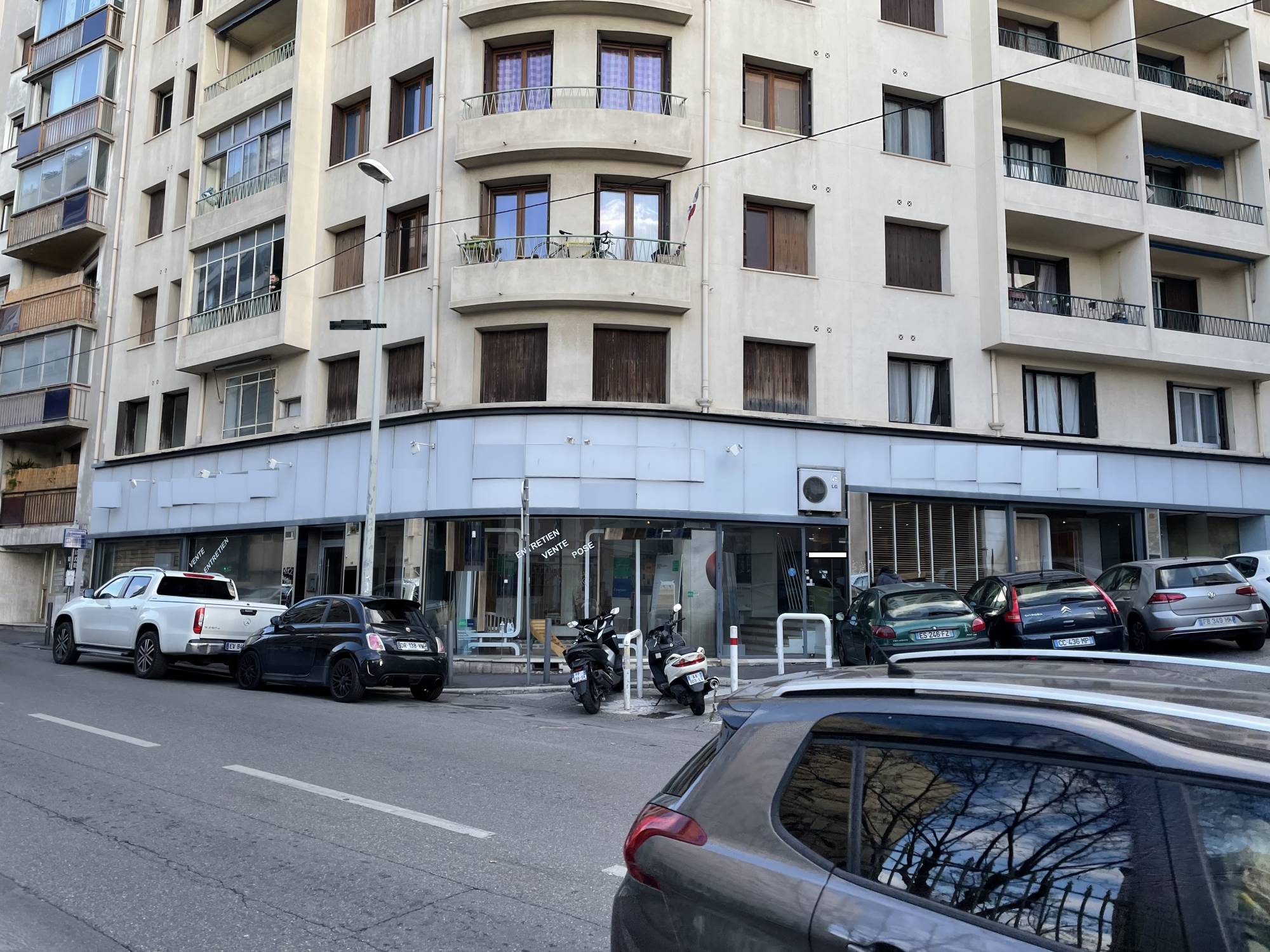 A louer , sans droit au bail en plein cœur du quartier Longchamps, local commercial de 252 m² 13004 Marseille 