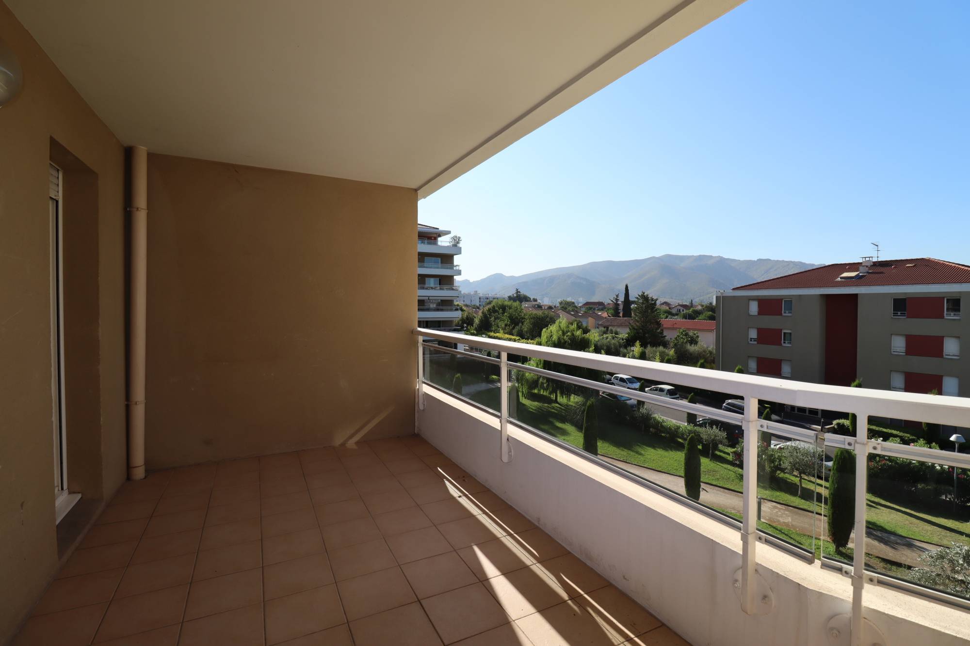 A vendre appartement 3 pièces 68 m² avec terrasse et garage double La fourragère / Saint Jean du désert 13012 Marseille 