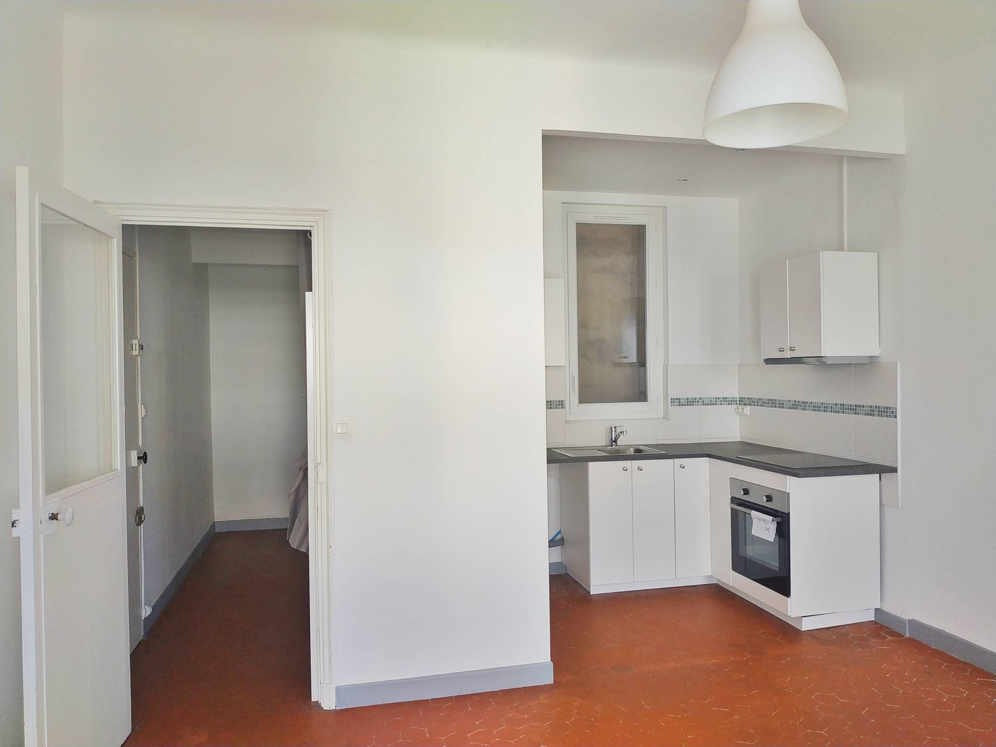 A vendre appartement 2 pièces de 42 m² rénové quartier Joliette 13002 Marseille  - Investissement locatif 