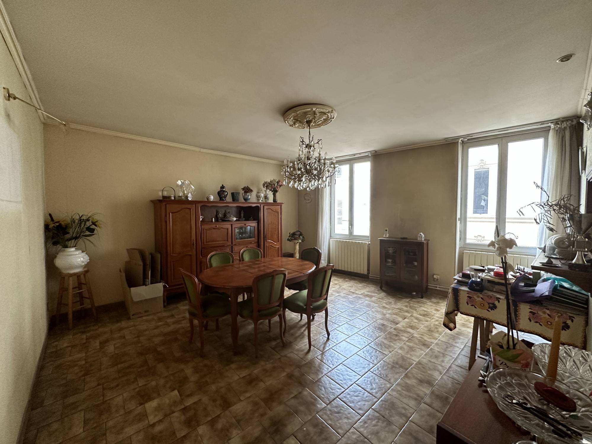 A vendre bel appartement type 5 spacieux et lumineux dans immeuble marseillais Réformés - Libération 13001 Marseille