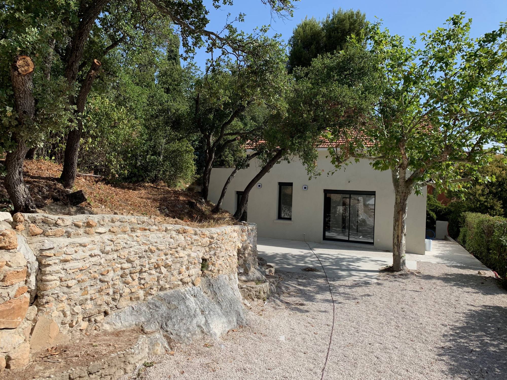 A louer Villa de 107 m² avec jardin de 350 m² et stationnements  Château Gombert 13013 Marseille