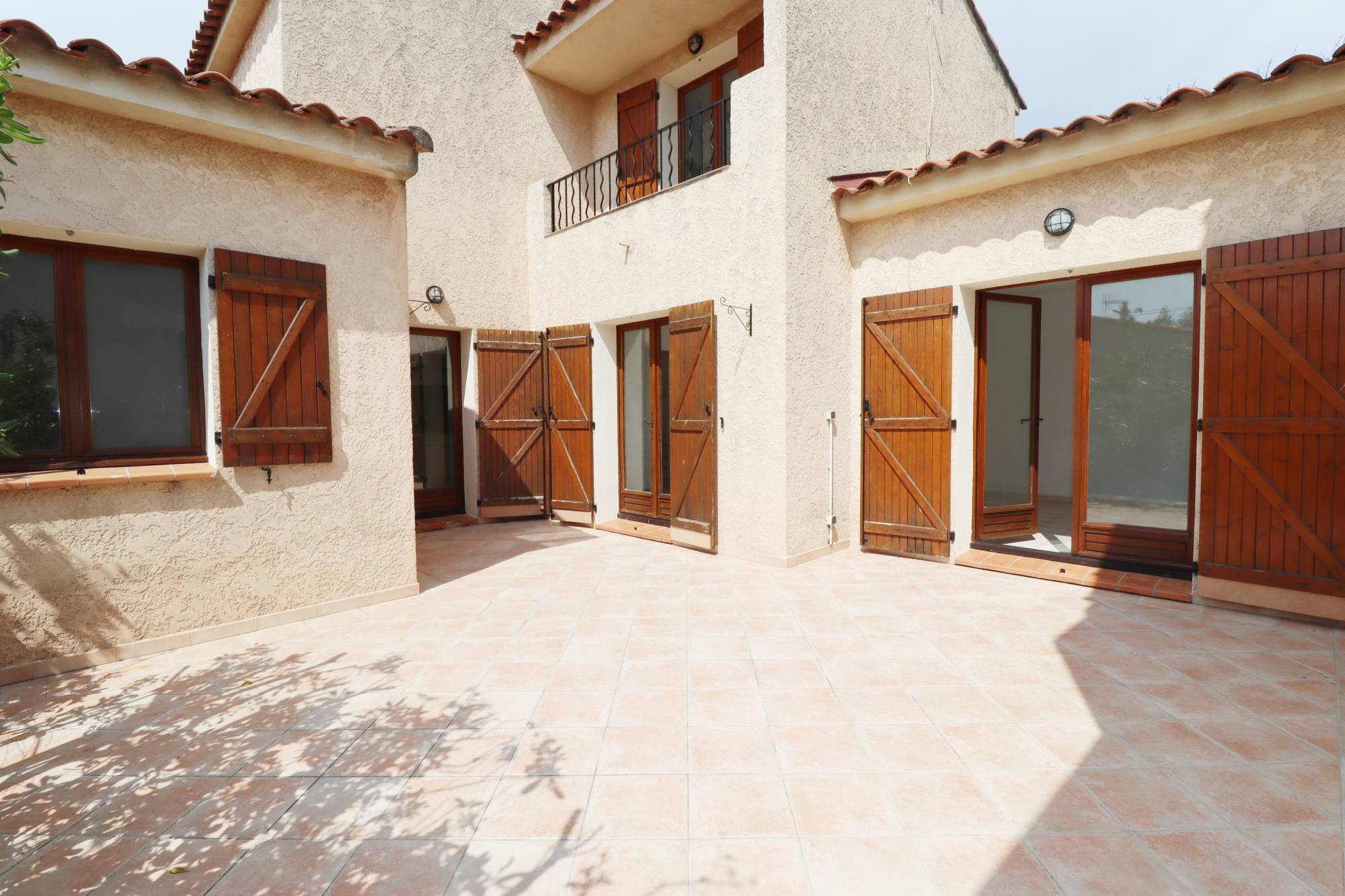 A louer maison 5 pièces avec 4 chambres, terrasse et garage Bois Luzy 13012 Marseille 