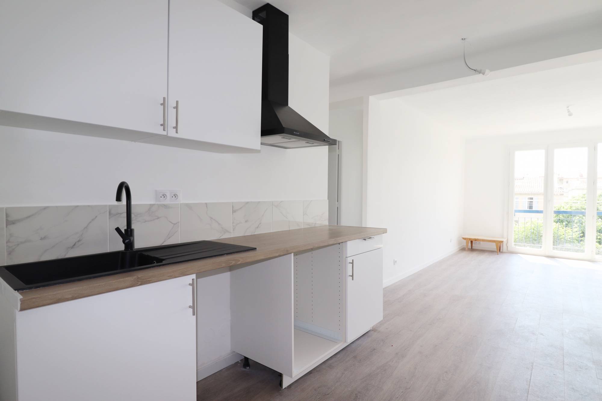 L'agence immobilière Provencia vous présente à la location un appartement 3 pièces secteur de la Blancarde 13004 Marseille.