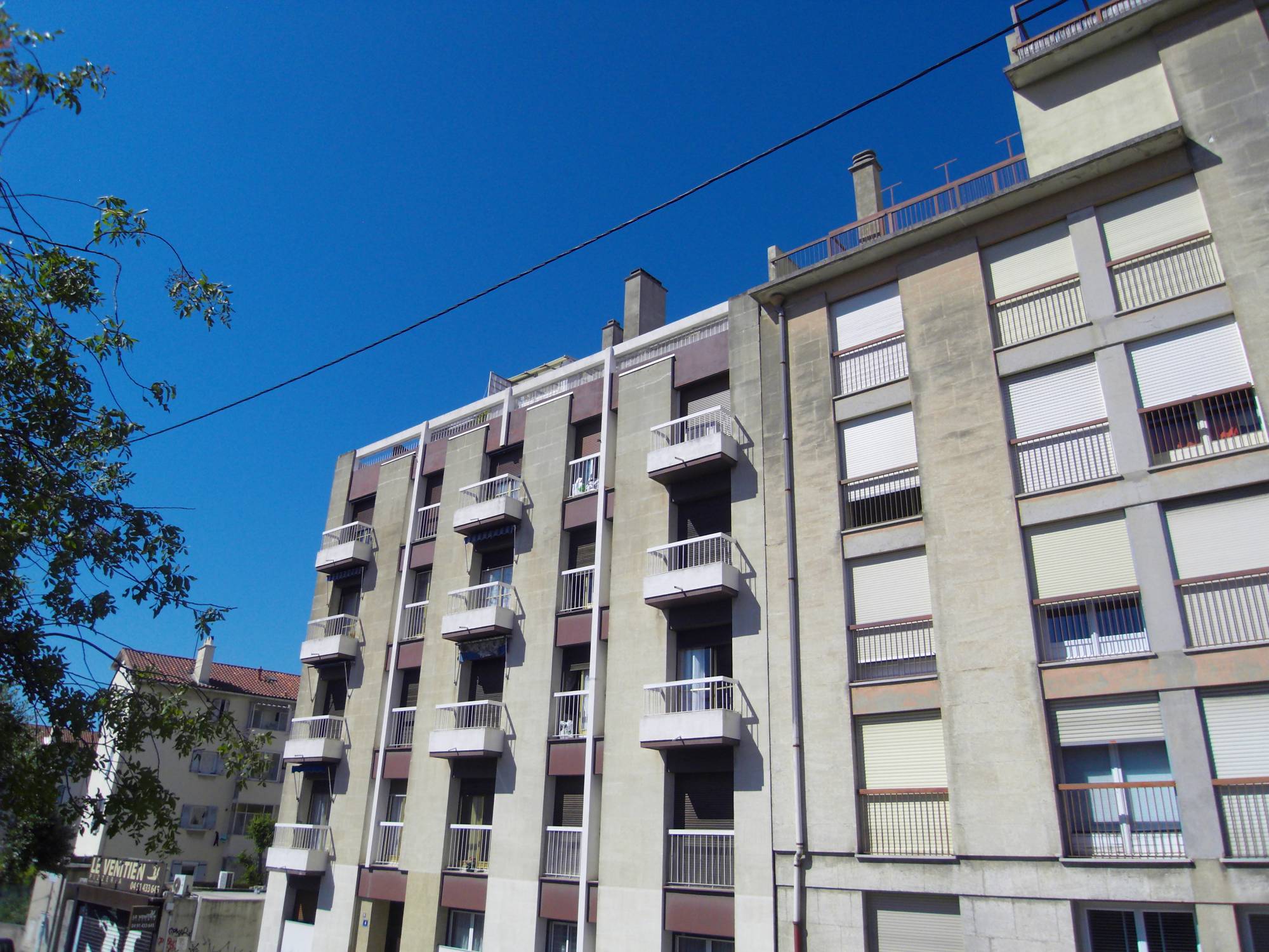 A vendre logement occupé type 4 90 m² avec terrasse et cave La Blancarde  13004 Marseille