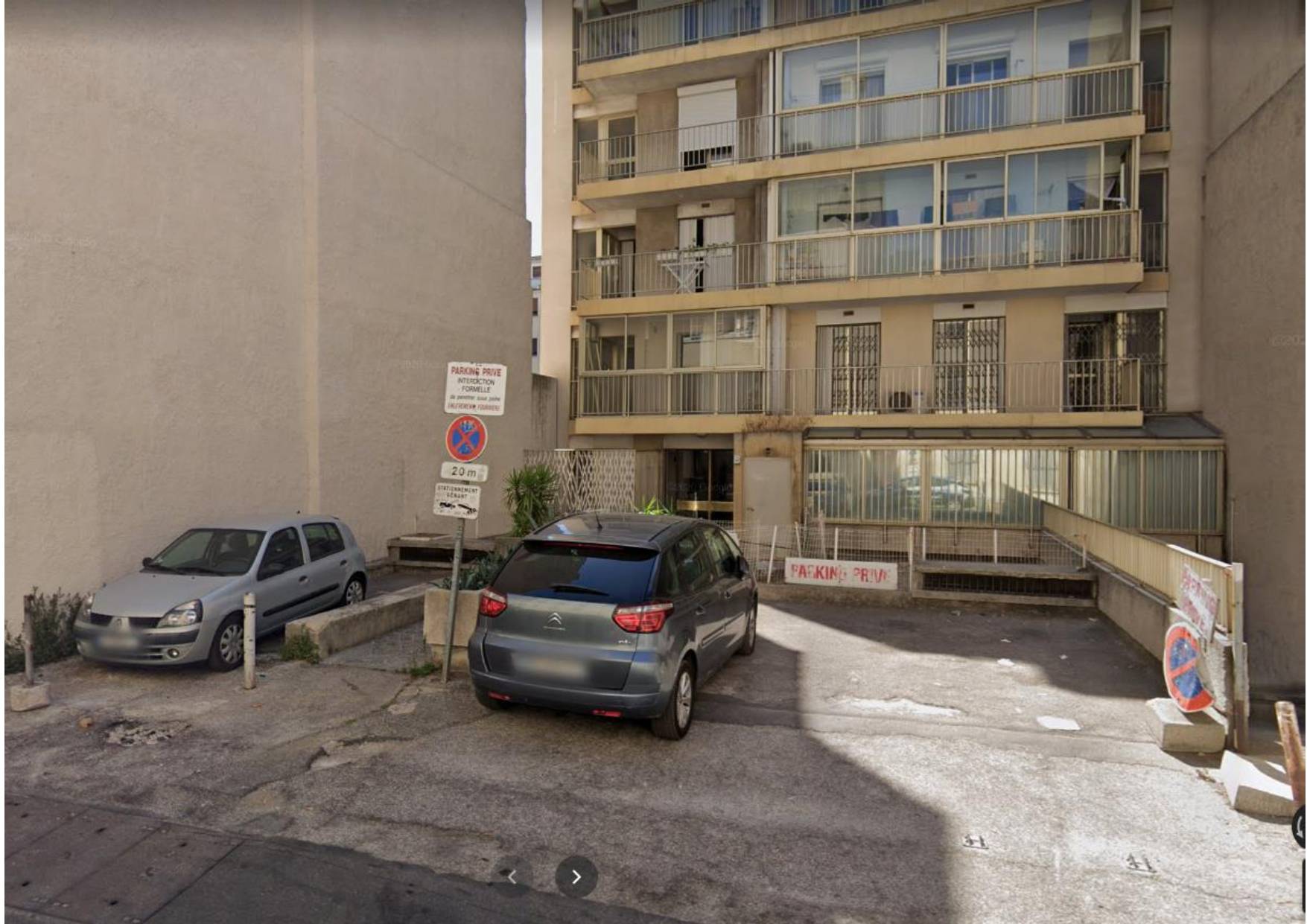 A louer place de parking double en extérieure Camas / Cinq Avenues 13004 Marseille 